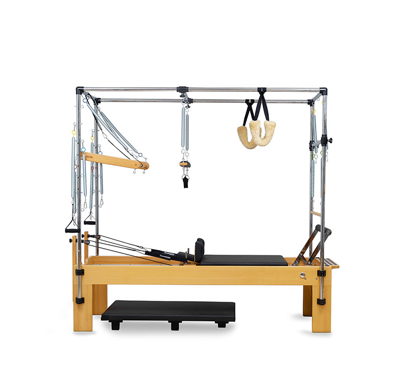 Spring Wall;’Pilates spring wall’ yada ‘Pilates yay duvarı’ duvara montajı ve üzerinde olan ‘pilates yayları’ ile alan problemi olan ‘pilates studioları’ için ‘katlanabilir reformer’ ile ‘en çok tercih edilen pilates aleti’dir
